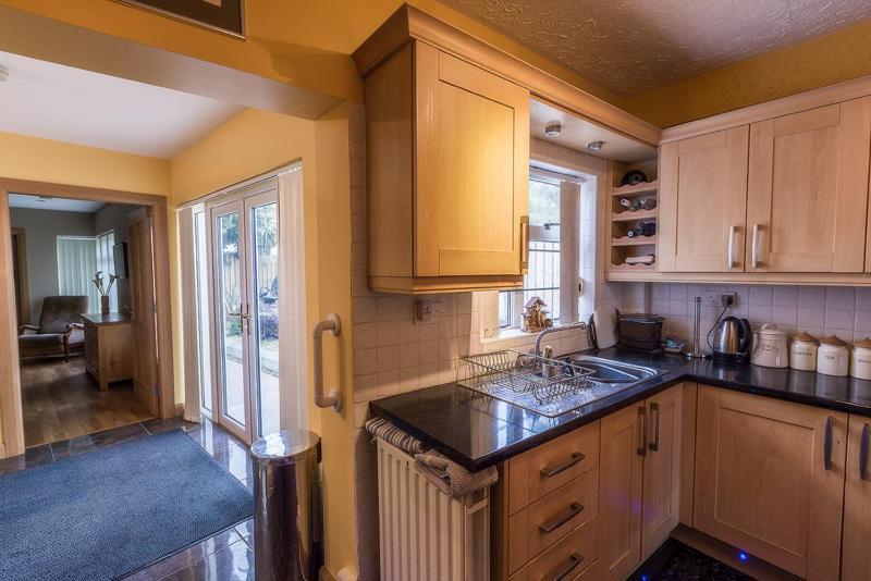 Spacious 4 Bedroom Home - 5 Min Walk To Town Enniskillen Exterior foto