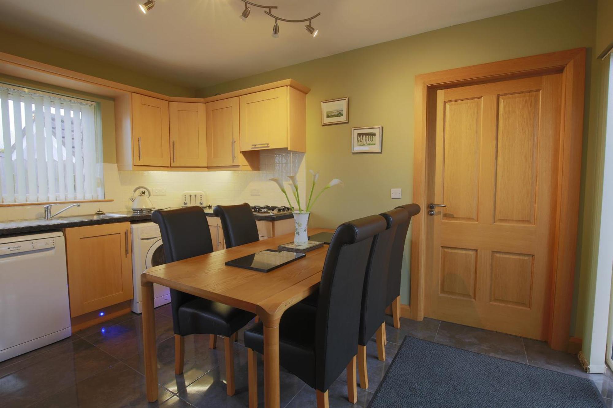 Spacious 4 Bedroom Home - 5 Min Walk To Town Enniskillen Exterior foto